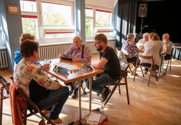 Łódź. Program „Obecność” w Łodzi. Zostań wolontariuszem i pomóż pokonać samotność seniorom