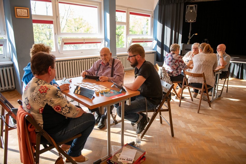 Łódź. Program „Obecność” w Łodzi. Zostań wolontariuszem i pomóż pokonać samotność seniorom