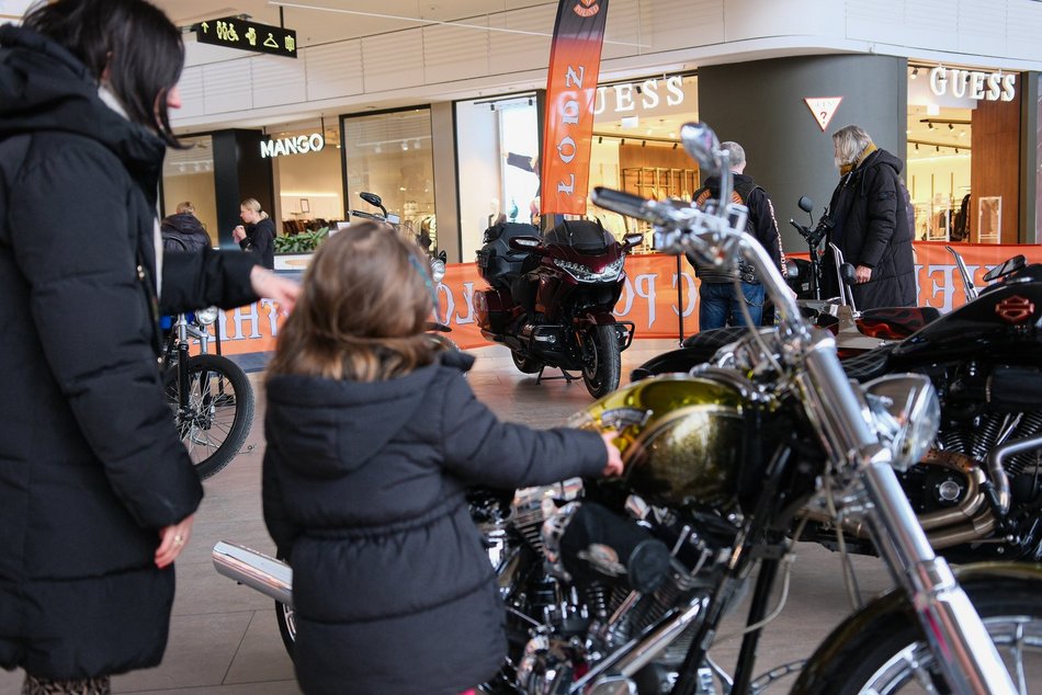 Łódź. WOŚP 2026 w Łodzi wystartował w Manufakturze! Zobacz te wspaniałe motocykle i bolidy