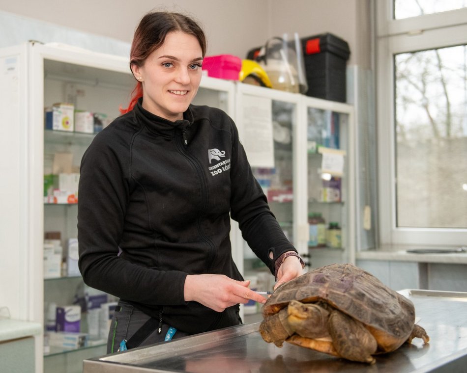 Opiekunka zwierząt z Orientarium Zoo Łódź