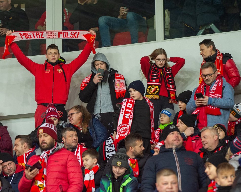 Kibice na meczu Widzewa Łódź z Pogonią Szczecin