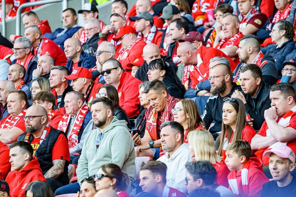 Łódź. Kibice na meczu Widzew Łódź z Motorem Lublin. Odszukaj się w galerii