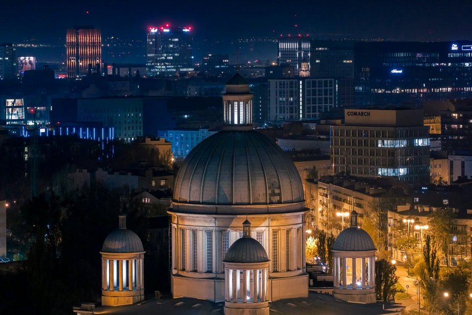 Rondo Solidarności w Łodzi nocą zachwyca! Z tej perspektywy go nie znasz