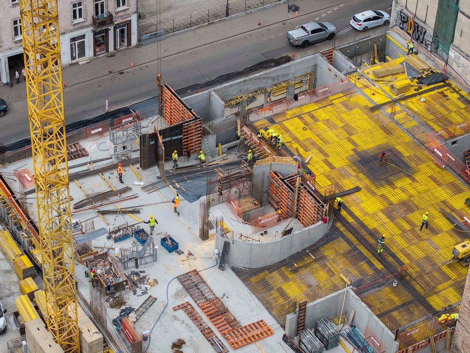 Łódź. Parkingi wielopoziomowe nabierają kształtów. Najnowszy raport z budowy