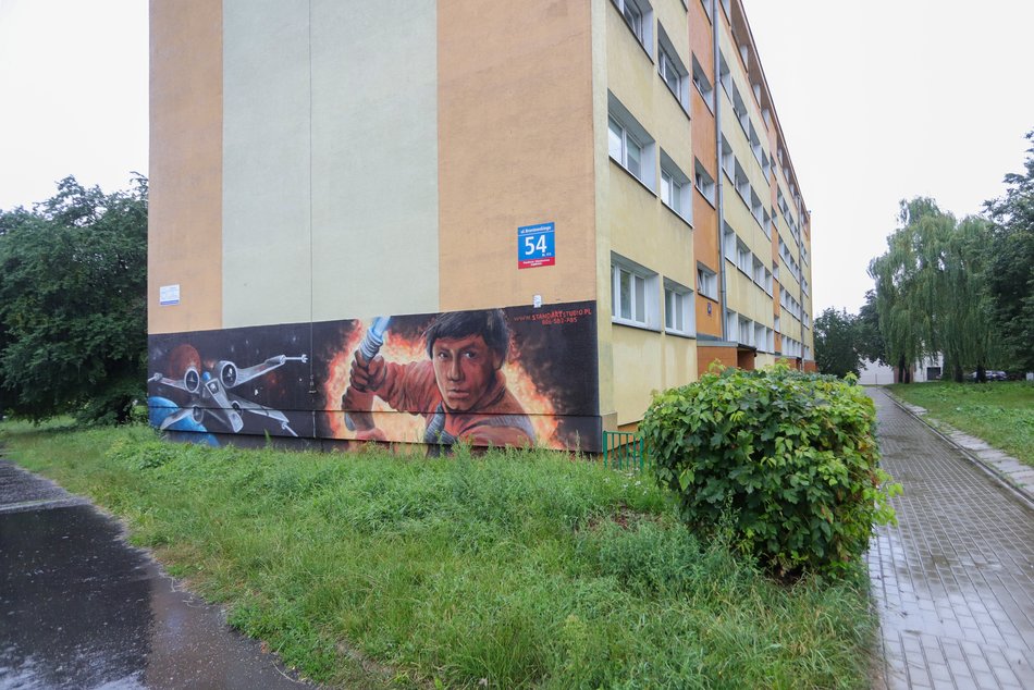 Murale z Gwiezdnymi Wojnami na Dąbrowie
