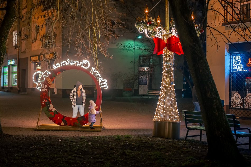 Świąteczna iluminacja na Kozinach w Łodzi