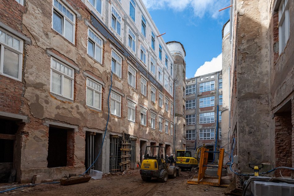 Łódź. Remont Kamienicy Siemensa w Łodzi postępuje. Niebawem znikną rusztowania!