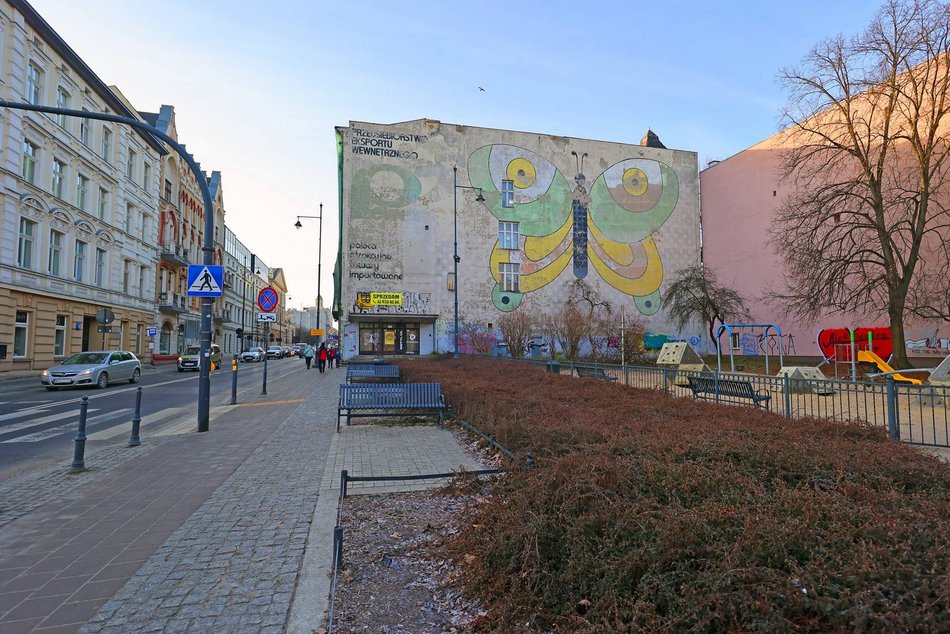 Kamienica z motylem na sprzedaż! Za ile wystawili budynek dawnego Pewexu?