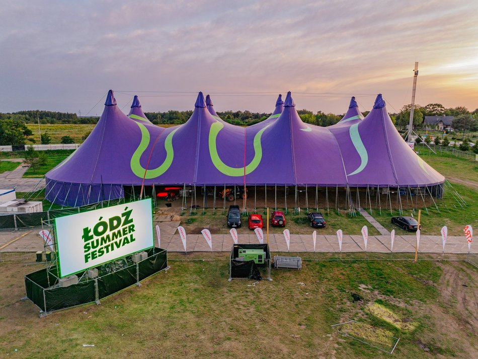 Łódź. Miasteczko festiwalowe gotowe na Łódź Summer Festival 2025. Te zdjęcia mówią wszystko! [ZDJĘCIA]