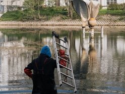 Łódź. Demontują fontannę w Parku Reymonta