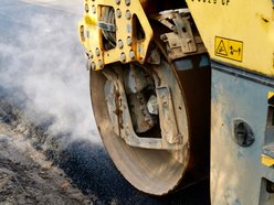 Remont Brzezińskiej w Łodzi. Kładą już asfalt na kolejnym odcinku