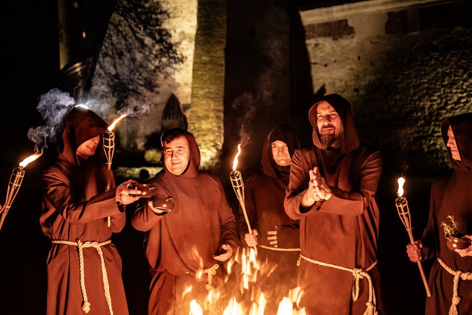 Jarmark Bożonarodzeniowy w hotelu Podklasztorze. Mikołaj w helikopterze, Halinka Młynková i więcej!
