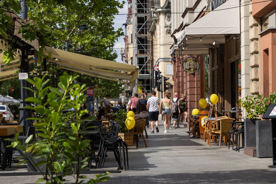 Łódź. Pierwszy sierpniowy weekend na Piotrkowskiej. Tłumy łodzian i turystów!