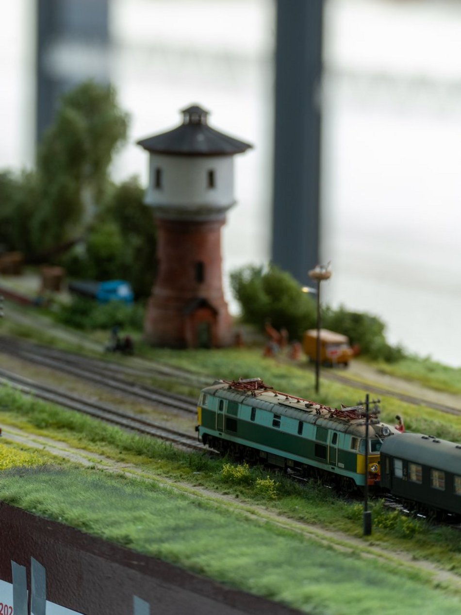 Wystawa makiet klejowych na dworcu Łódź Fabryczna