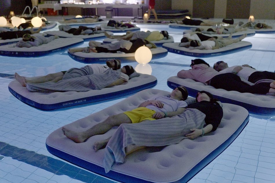 Łódź. Walentynkowy relaks w Aquaparku Fala w Łodzi przy dźwiękach mis tybetańskich