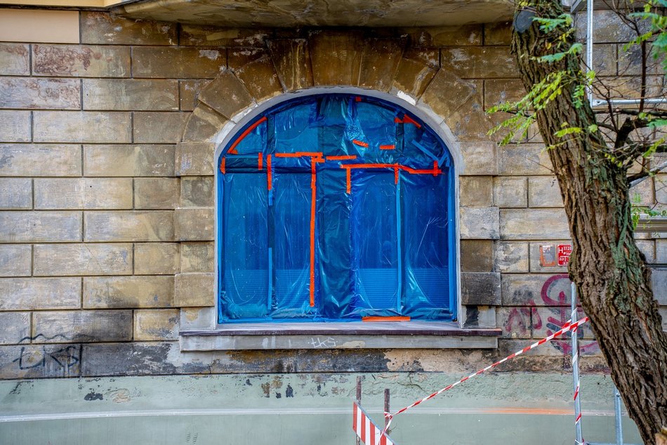 Łódź. Kolejna kamienica przy Mielczarskiego w Łodzi odzyskuje blask! Widać pierwsze efekty remontu