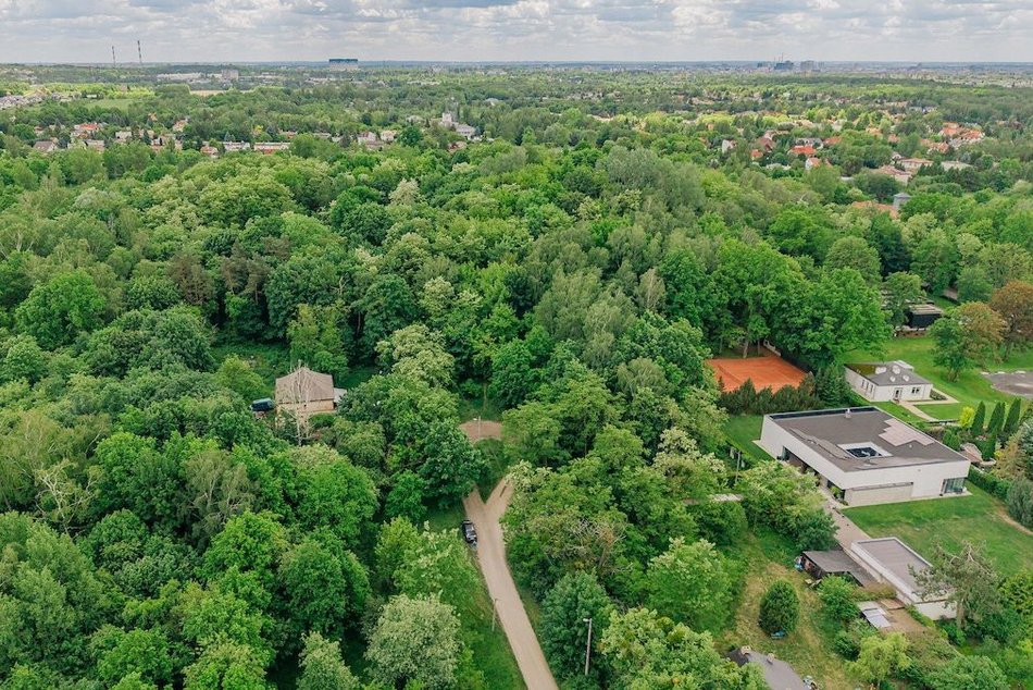 Łódź. Tajemnicza historia Lasu Łagiewnickiego w Łodzi. Kapliczki, uzdrawiające źródełko i pałac Heinzlów