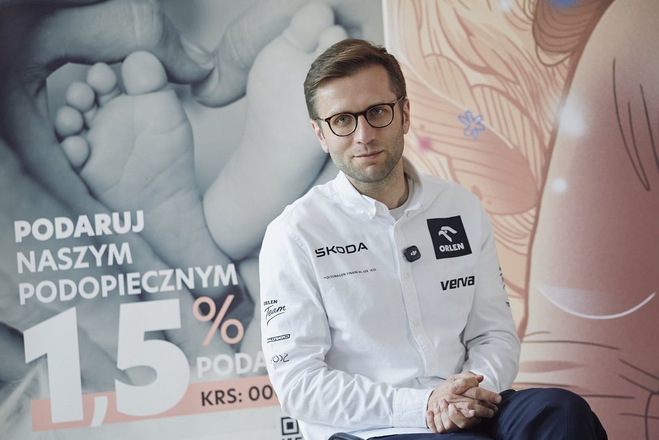 Łódź. Miko Marczyk odwiedził pacjentów Matki Polki w Łodzi. Mistrzowski gest rajdowca