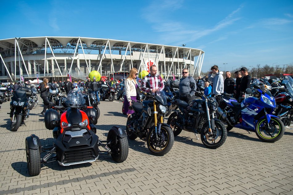 Parada motocyklistów przejechała ulicami Łodzi. Sezon rozpoczęty! Byłeś?