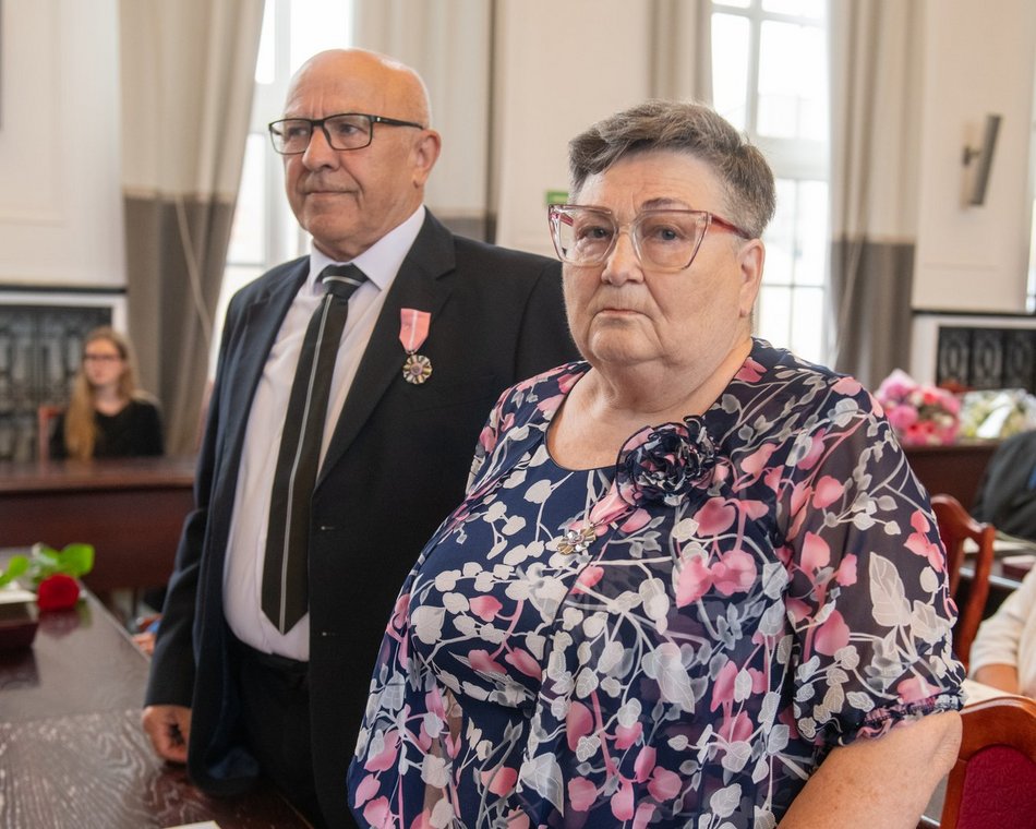 Łódź. Medale za długoletnie pożycia małżeńskie. Rekordziści są razem ponad 60 lat!