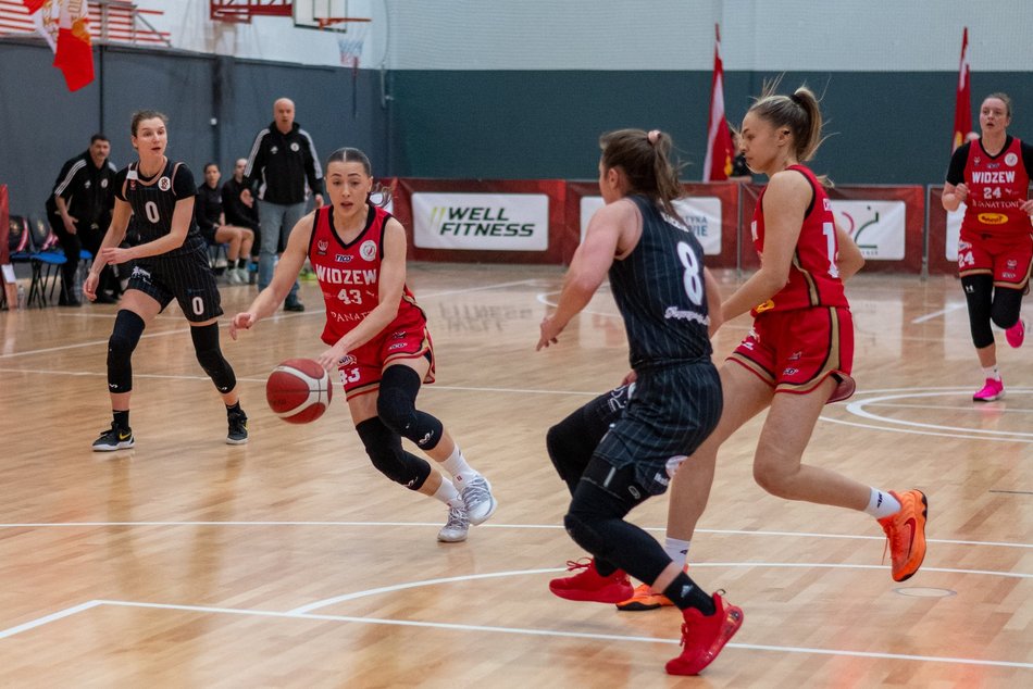Łódź. Koszykarki