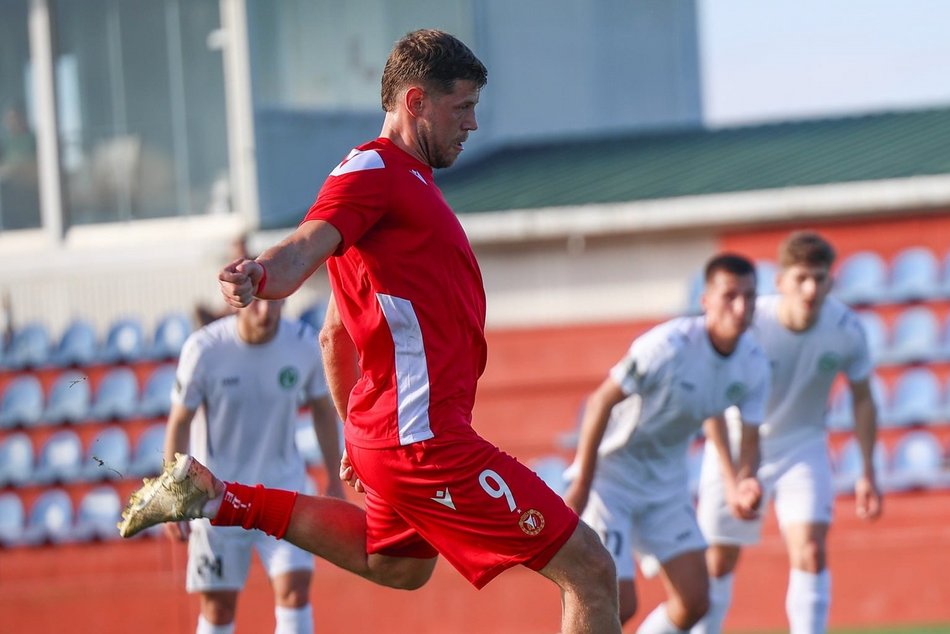 Widzew Łódź: FC Feronikeli 74