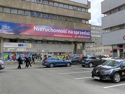 Łódź. Biurowiec Centralu w Łodzi na sprzedaż. Za ile można kupić kultowy budynek z lat 70.?