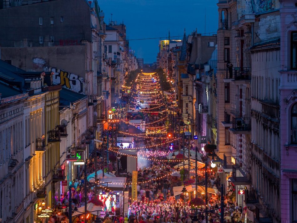 Łódź. To dopiero widok! Największy pochód w historii Parady Wolności w Łodzi z lotu ptaka!