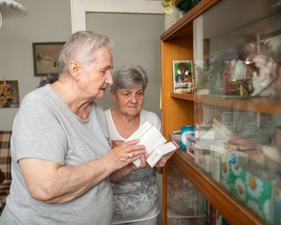 Łódź. Bądź jak pani Liliana i pomagaj sąsiadom! Skorzystaj z programu usług sąsiedzkich MOPS w Łodzi