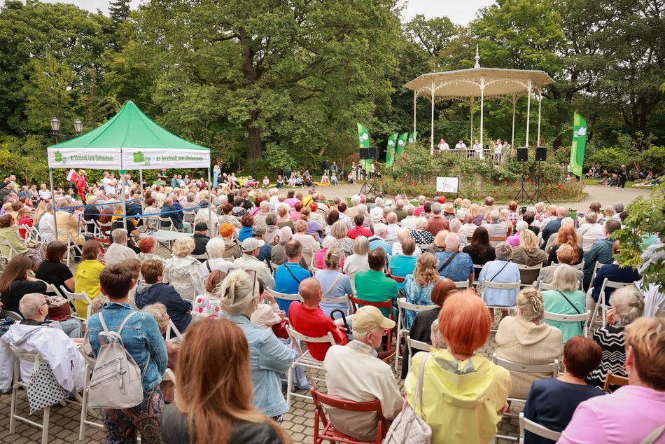Łódź. Letnie Koncerty w Altanie. Filmowa muzyka w interpretacji zespołu Tripper Stompers