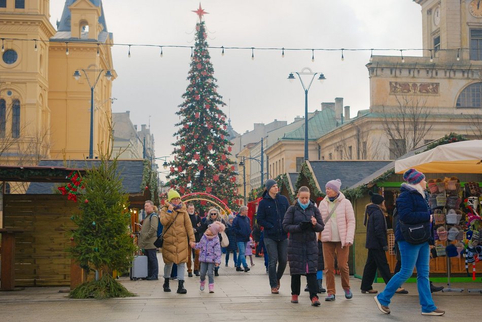 Łódź. Nie masz pomysłu na wieczór w Łodzi? Jarmark Bożonarodzeniowy brzmi, jak plan!