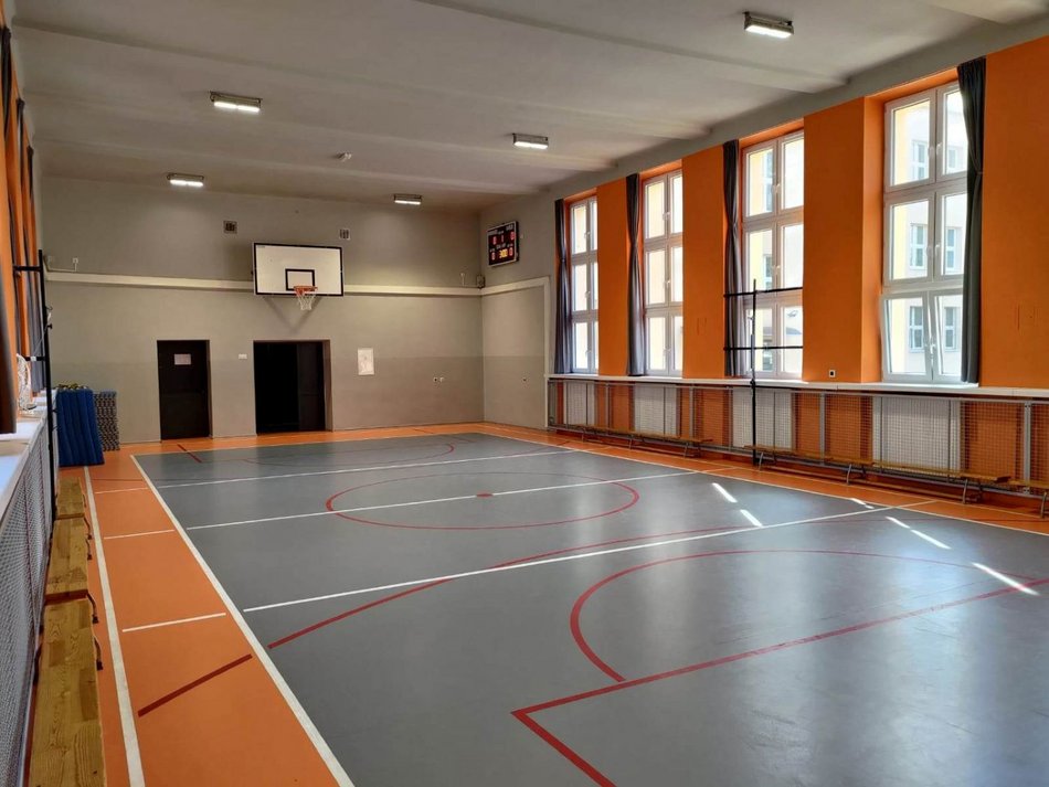 Łódź. Szkoła Podstawowa nr 153 w Łodzi to wzór! Sukcesy naukowe, inwestycje i wyjątkowa społeczność