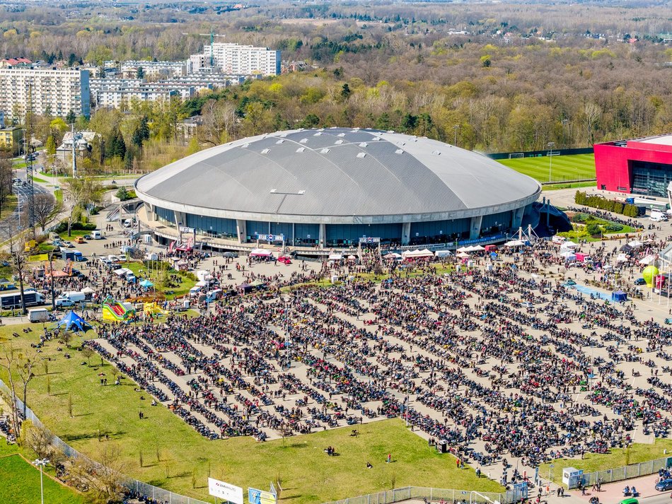 Parada motocyklistów przejechała ulicami Łodzi. Sezon rozpoczęty! Byłeś?
