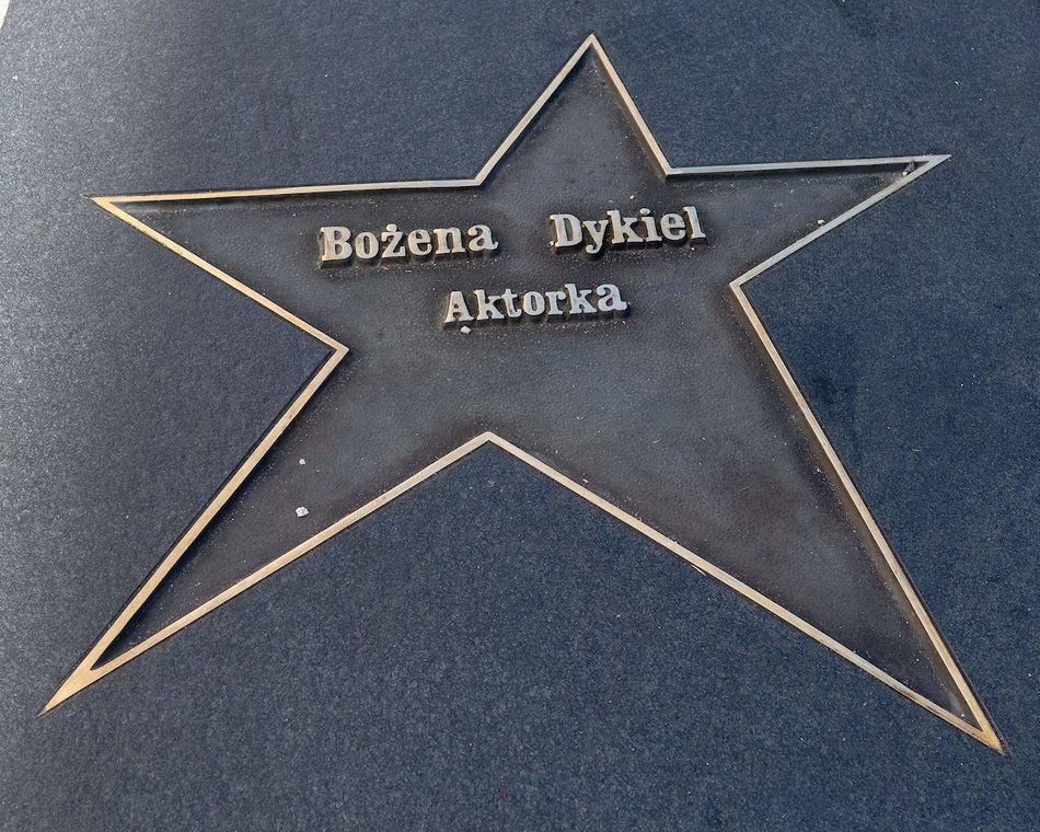 Łódź. Aleja Gwiazd na Piotrkowskiej w Łodzi. Odsłonięto gwiazdę aktorki Bożeny Dykiel