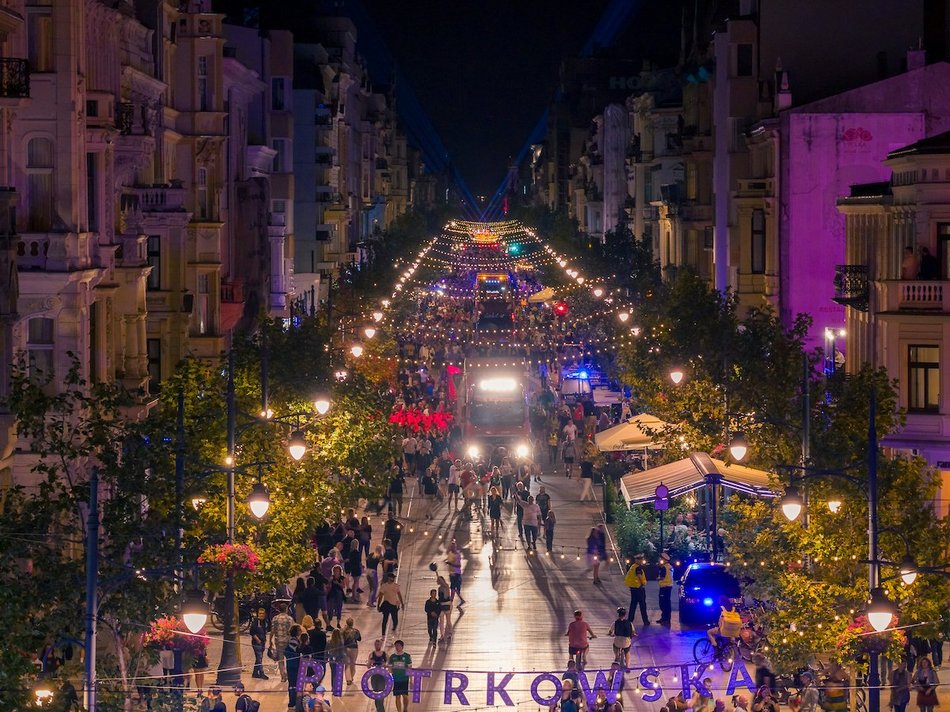 Łódź. To dopiero widok! Największy pochód w historii Parady Wolności w Łodzi z lotu ptaka!