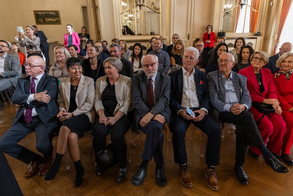 Łódź. Stypendia dla wybitnych uczniów z Łodzi i regionu przyznane. Nagrodzeni także nauczyciele