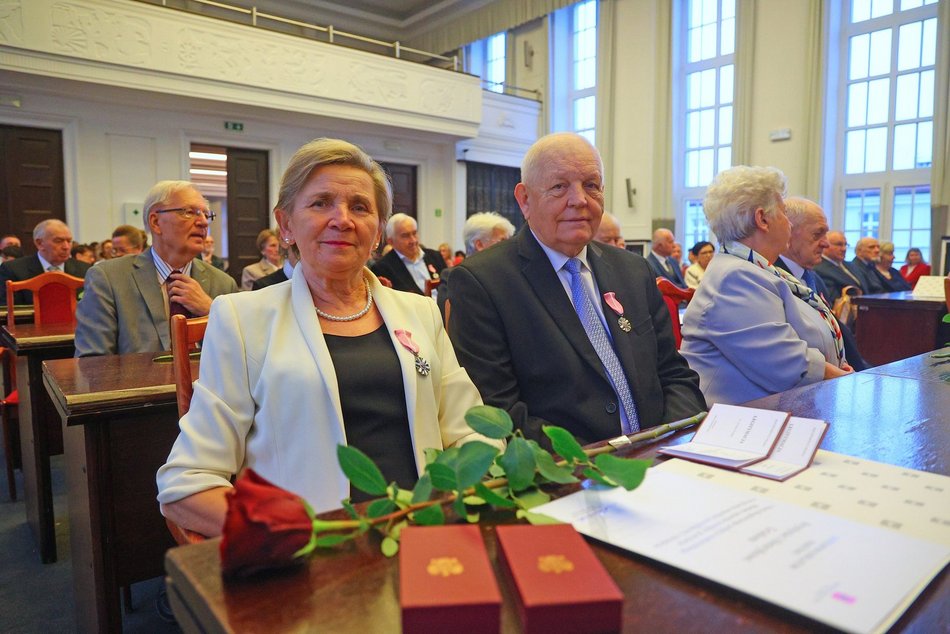 Łódź. Medale za długoletnie pożycie małżeńskie. Rekordziści są razem od 66 lat!