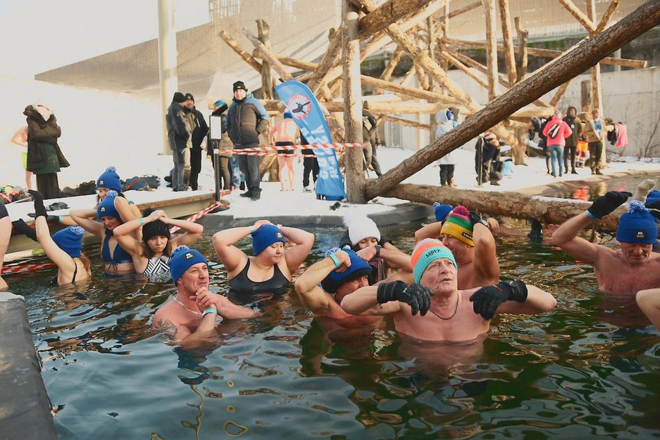 Łódź. Miłośnicy zimnych kąpieli w Orientarium Zoo Łódź