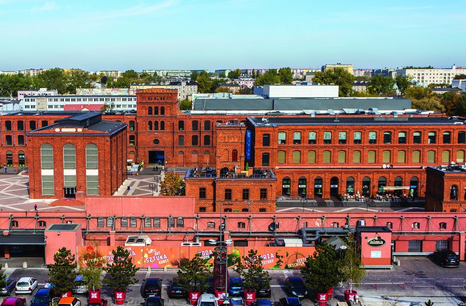 Manufaktura przed i po rewitalizacji