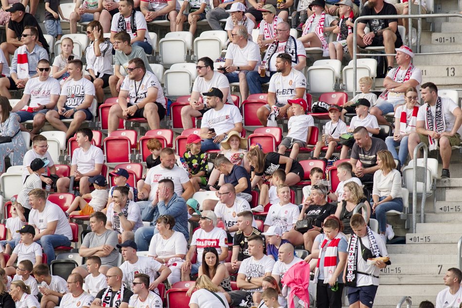 Kibice na meczu ŁKS Łódź ze Stalą Mielec
