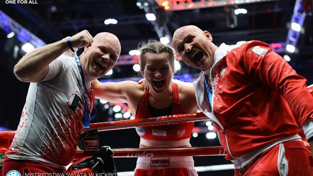 Amelia Kostrzewa po(d)biła Abu Dhabi! Łodzianka mistrzynią świata w kickboxingu full contact!