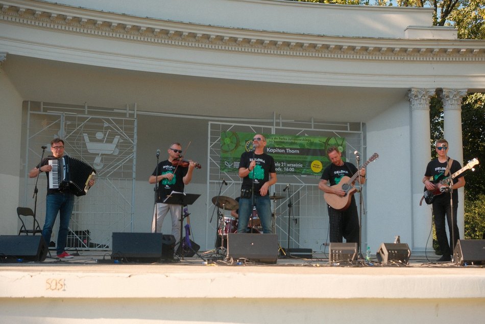 Łódź. Morskie opowieści w parku Julianowskim w Łodzi. Koncert zespołu Kapitan Thorn