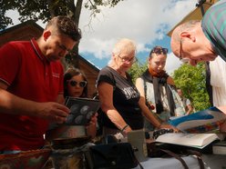 Łódź. Targ Staroci na Księżym Młynie w Łodzi. Rękodzieła, unikatowe rzeczy i domowe przysmaki