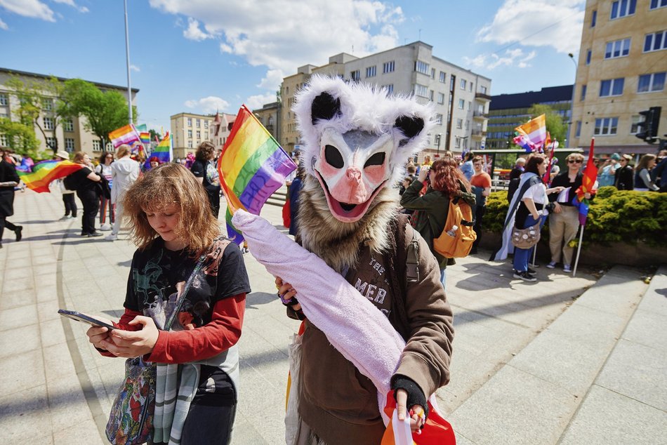 Uczestnicy Marszu Równości na ulicach Łodzi