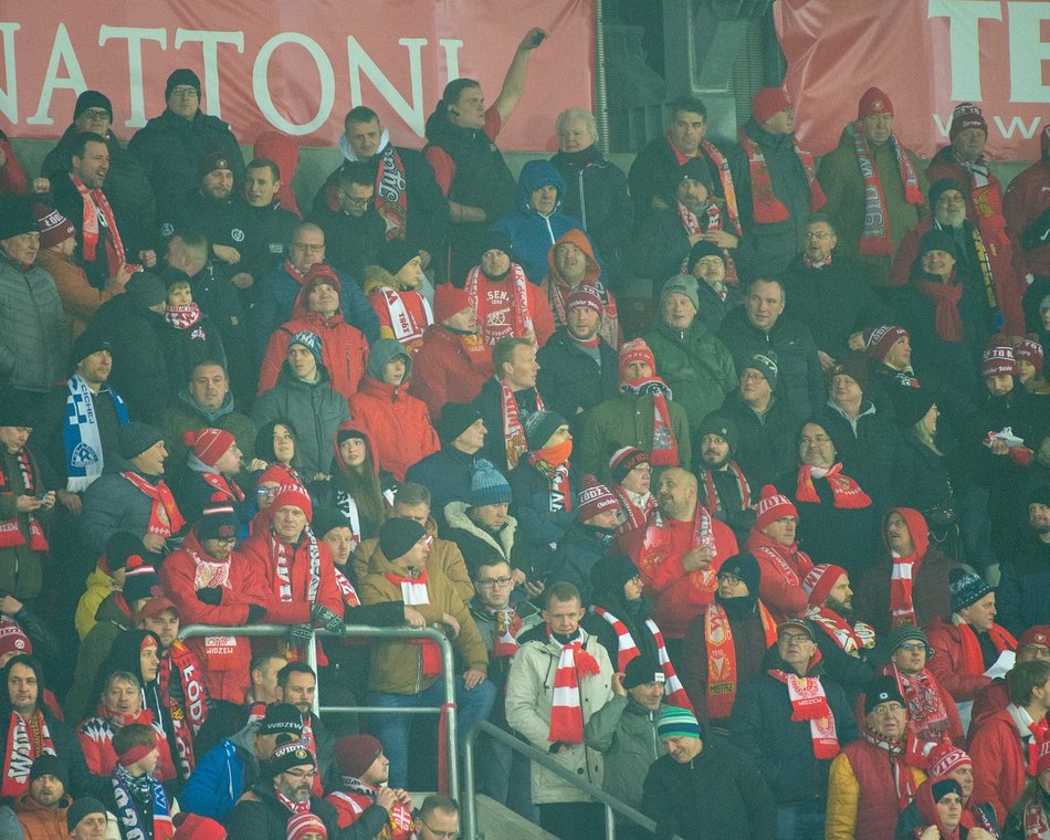 Kibice na meczu Widzewa Łódź z Pogonią Szczecin