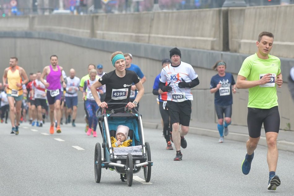 DOZ Maraton 2023. Brałeś udział w biegu? Znajdź się na zdjęciach!