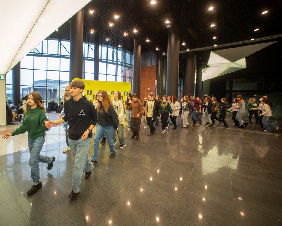 EC1 Łódź - belgijkę tańczą licealiści z II LO, III LO i XI LO