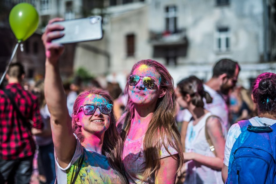 Holi Święto Kolorów 2023 w Łodzi. Kiedy się odbędzie i co nas czeka? [ZDJĘCIA]