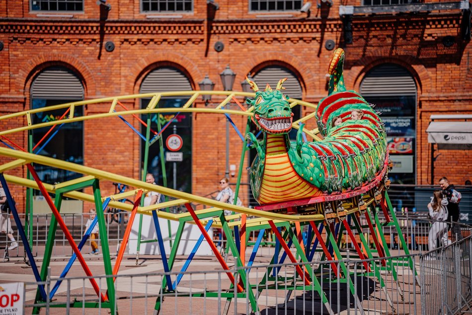 Łódź. Majówka w Manufakturze w Łodzi. Włoski jarmark, festiwal karuzel i wiele więcej