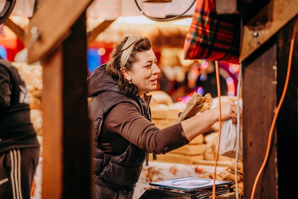 Łódź. Jarmark w Manufakturze w Łodzi tętni życiem. Tam poczujesz świąteczną atmosferę!